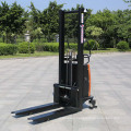 China Manufactures New Design Heavy Duty Semi-Electric Stacker (CDSD10)